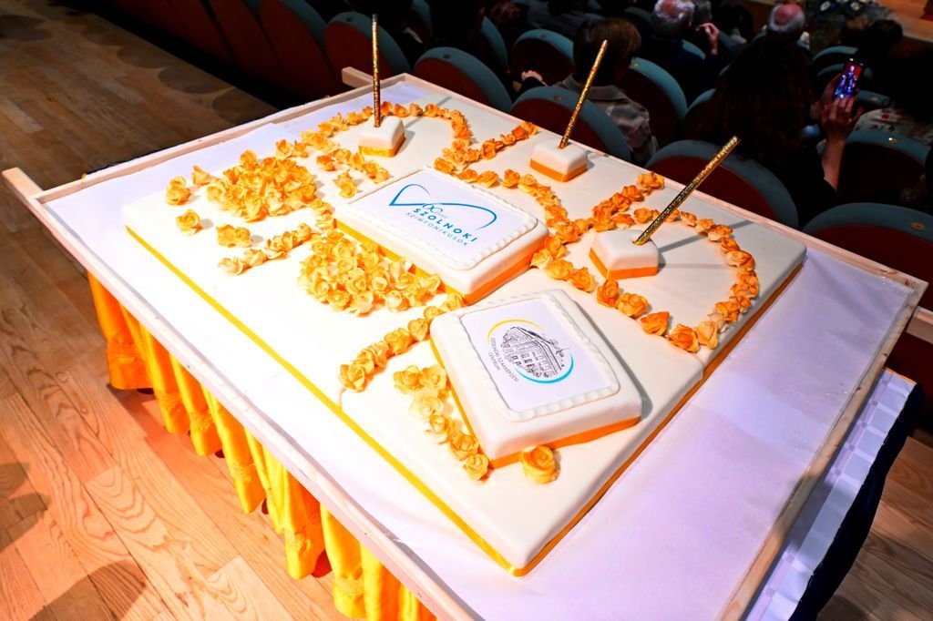 A Szolnoki Szakképzési Centrum készítette a szimfonikusok születésnapi tortáját