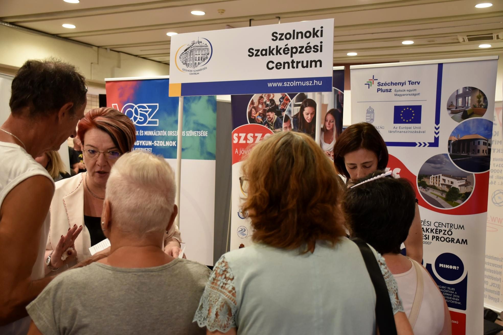 Állásbörzén a Centrum