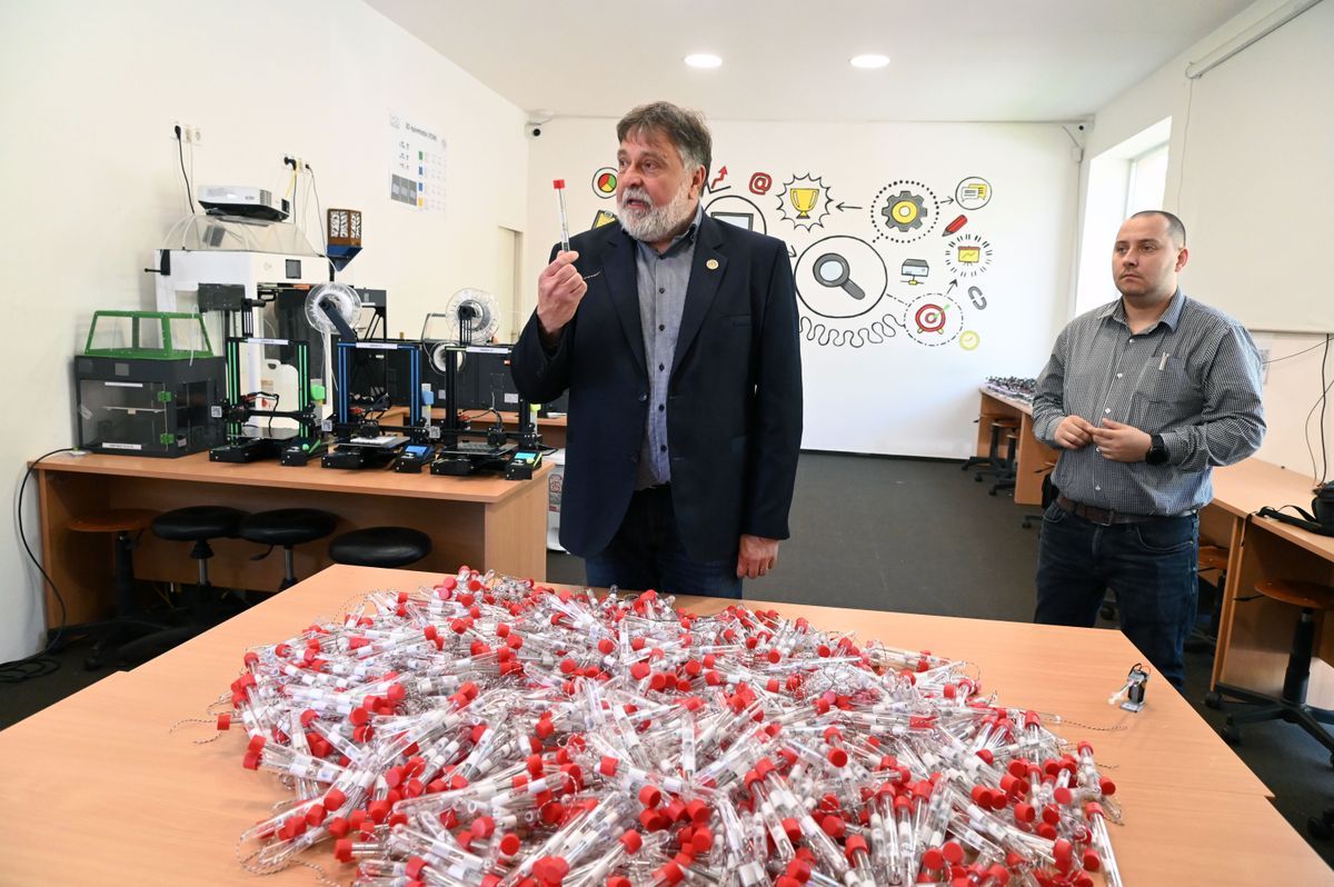 Űrkísérleti eszközök tervezésében és gyártásában vesz részt a Szolnoki Szakképzési Centrum