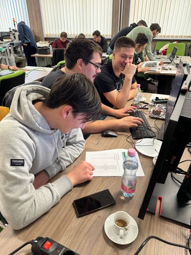 20251209_PLC programozó verseny_3.JPEG