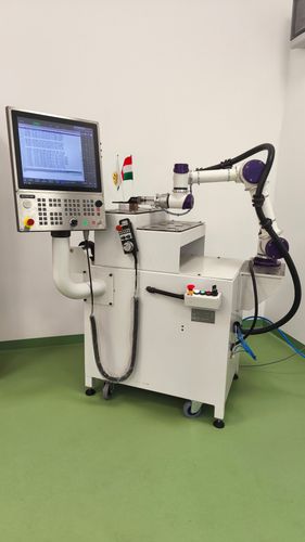 20260225_robotika cikk_ipari robot_tanteremben.jpg