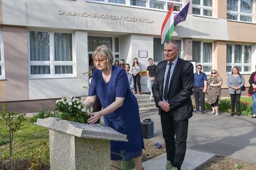 80 éves a DAMI