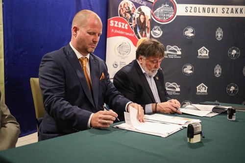 21. századi szakképző intézményfejlesztési program - Új tanműhelyépület munkaterület-átadás